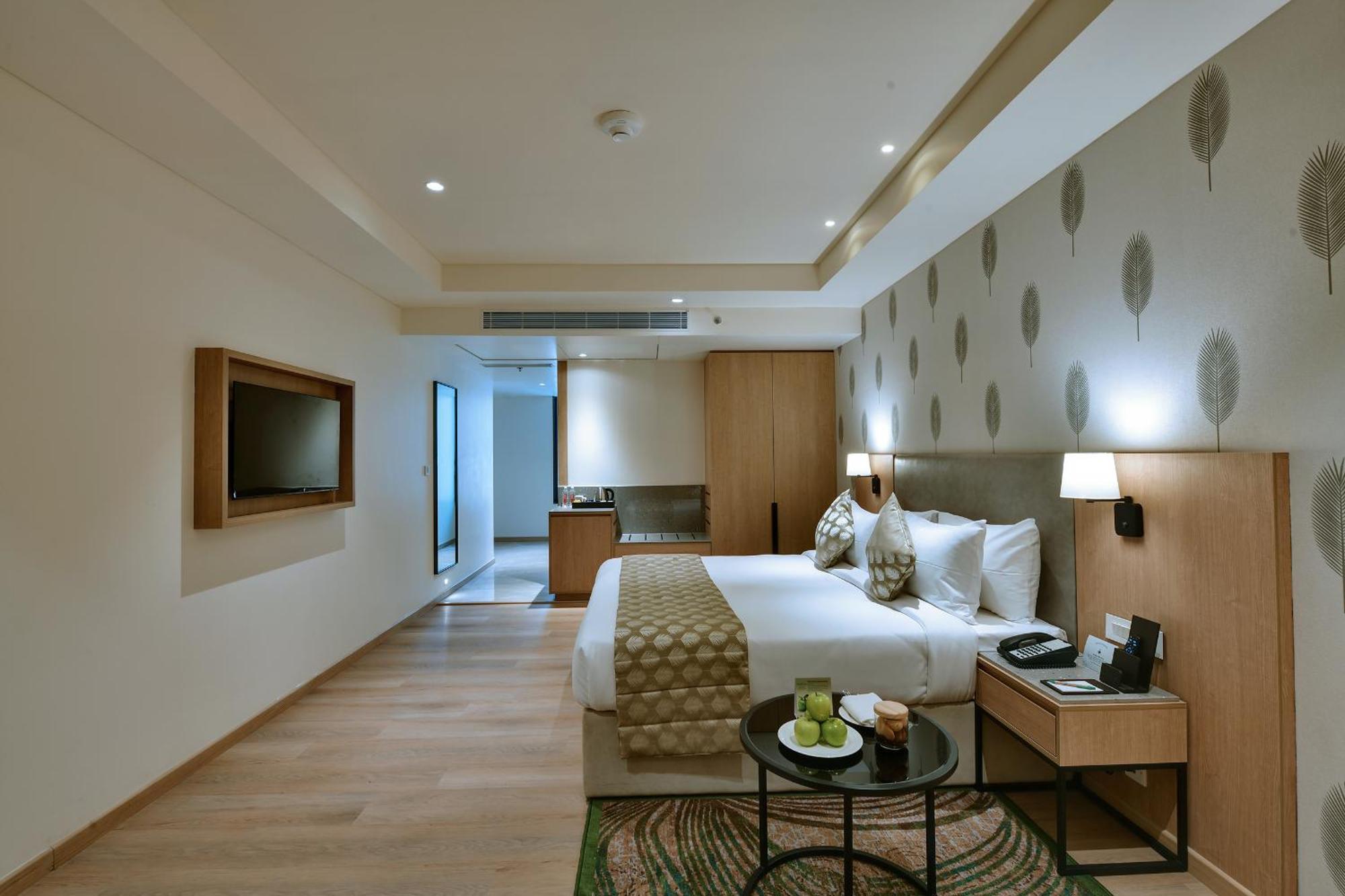 Отель The Fern Residency, Гандинагар Экстерьер фото
