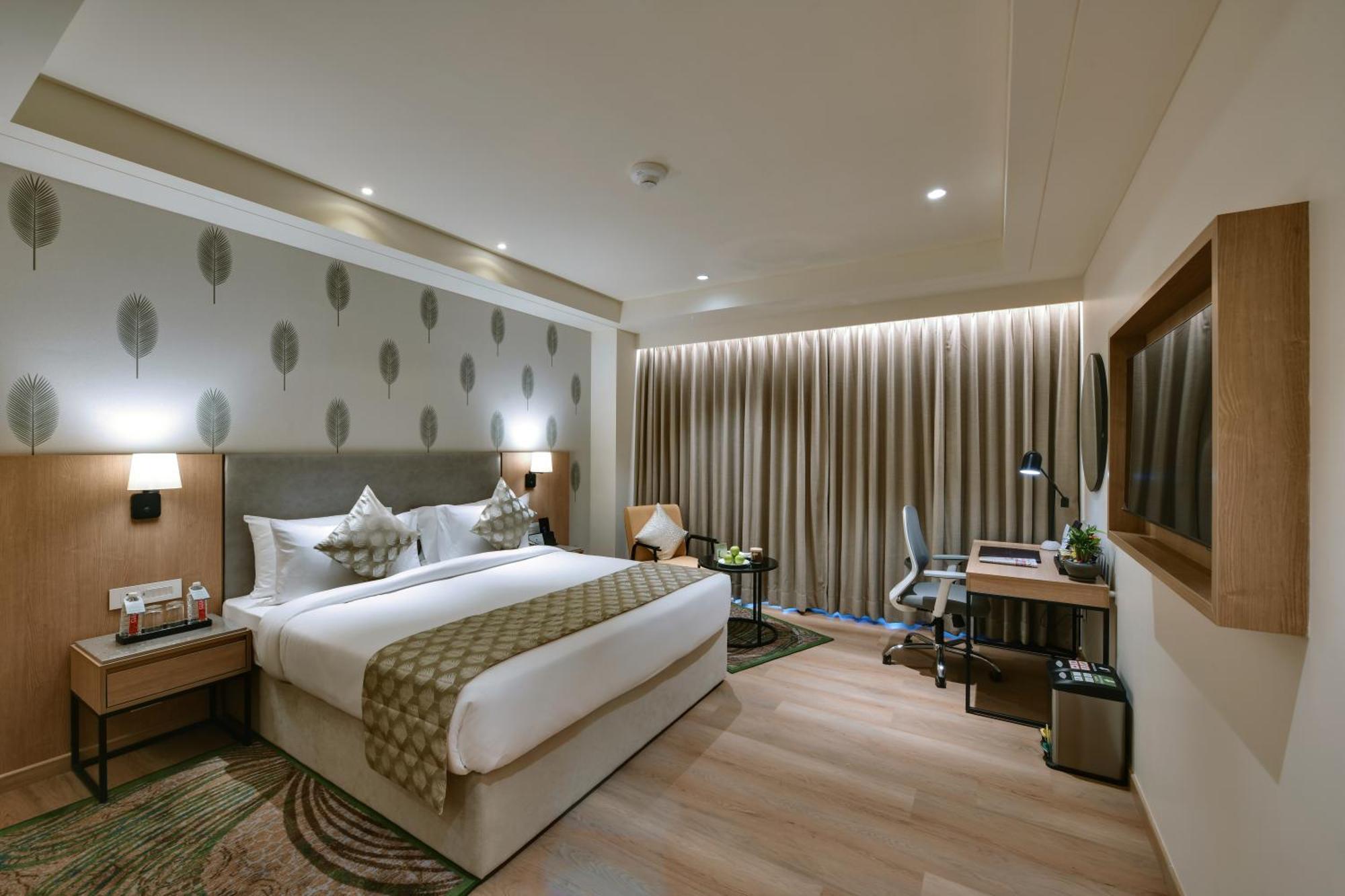 Отель The Fern Residency, Гандинагар Экстерьер фото
