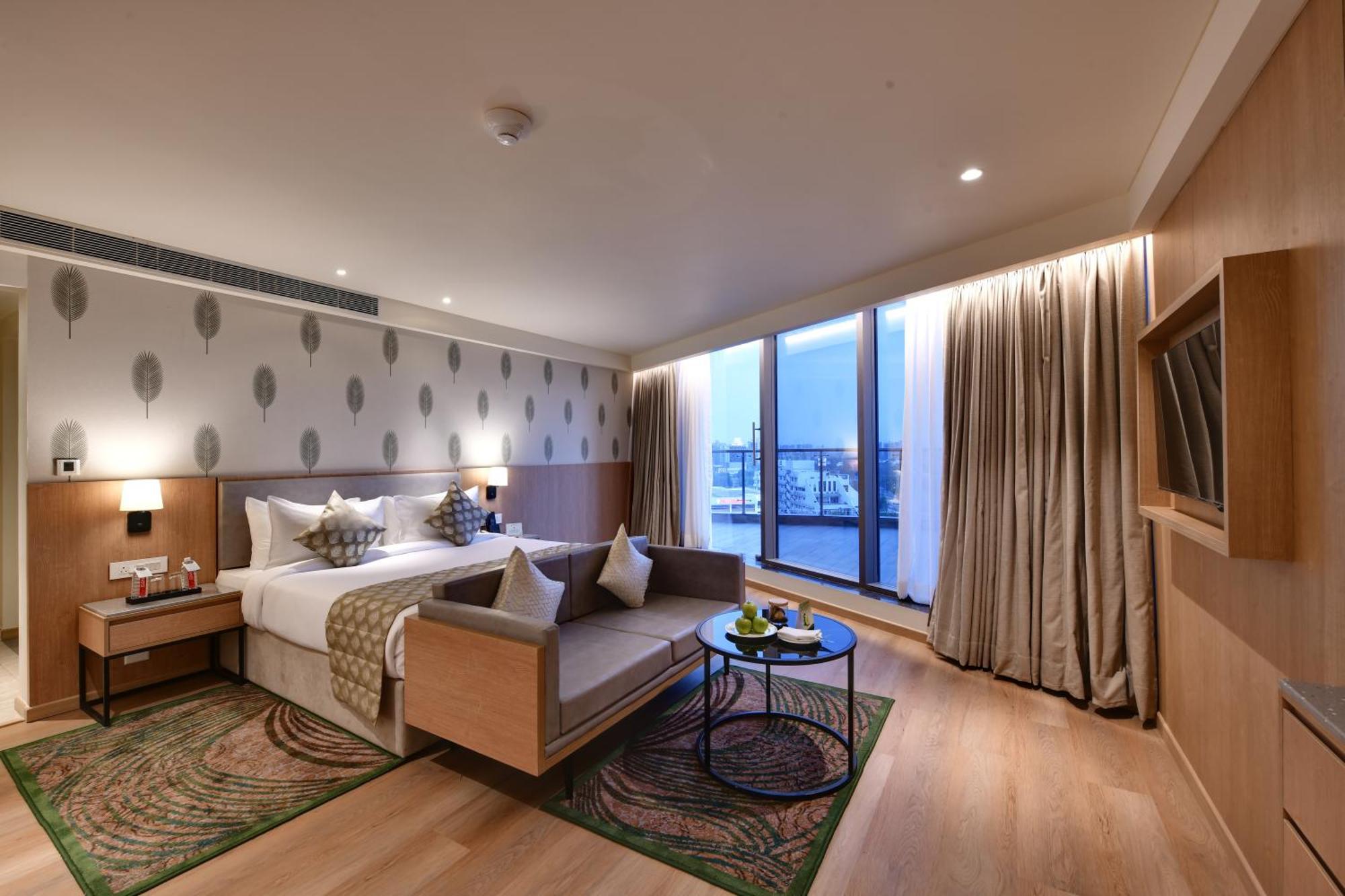 Отель The Fern Residency, Гандинагар Экстерьер фото